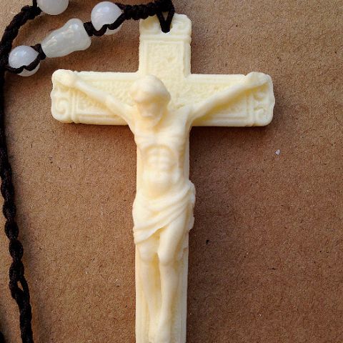 牦牛骨十字架耶稣吊坠项链